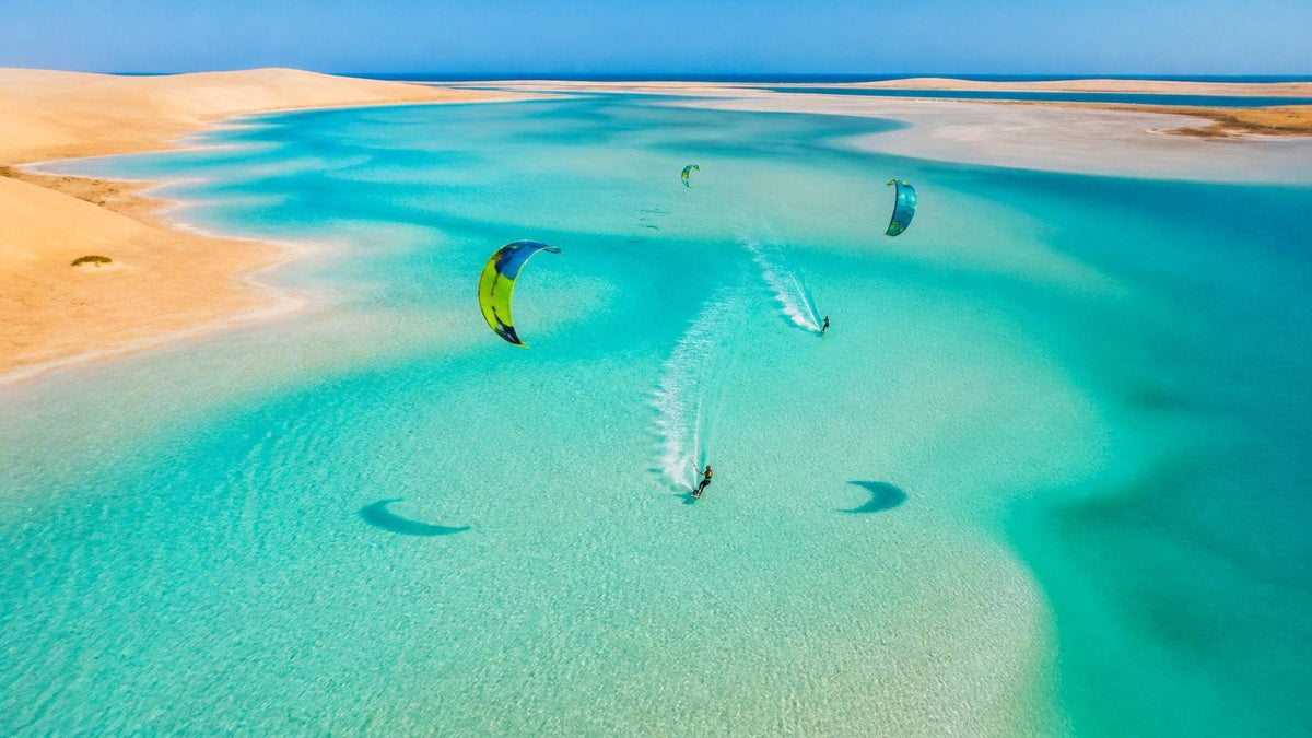 The Best Kitesurf Spots in the GCC: A Year-Round Guide